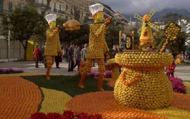 Международный фестиваль апельсинов в  Финике 